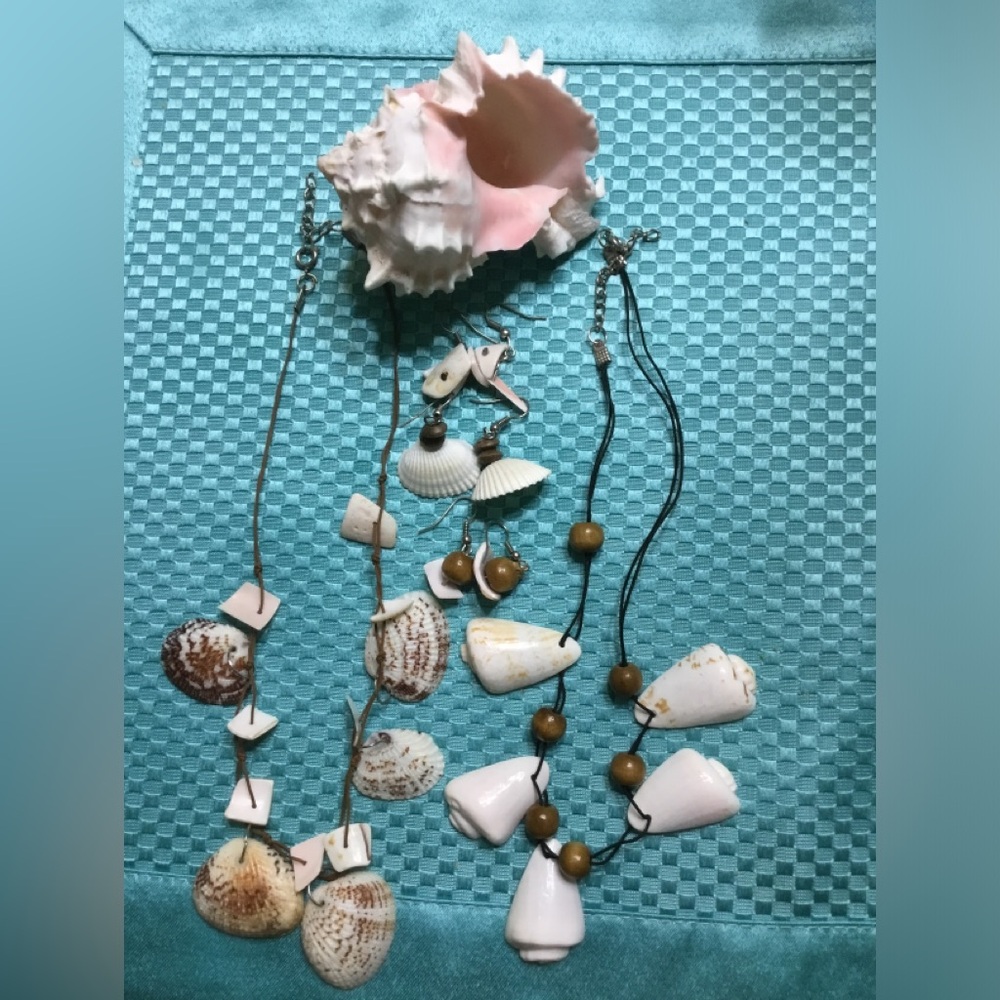 Handmade White Shell Bead Necklace and Earring Set🐚